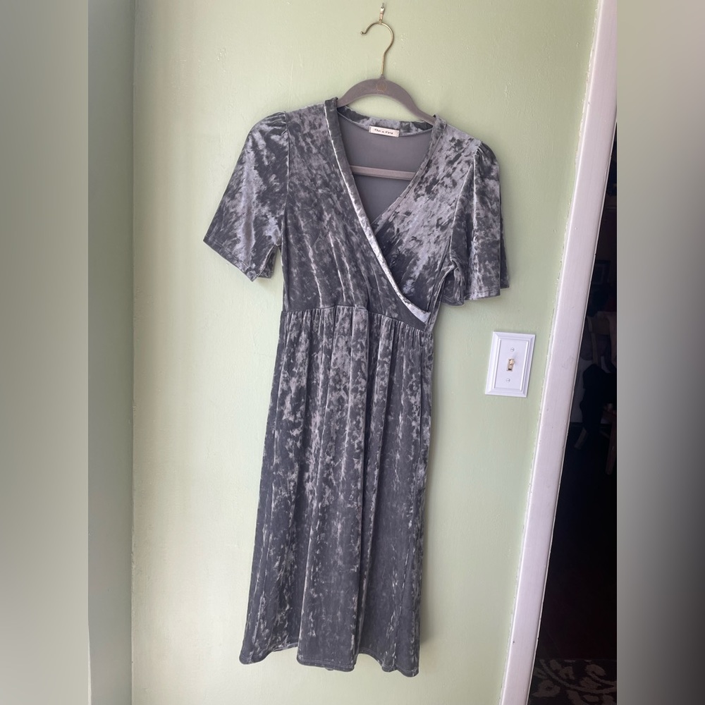 tea n rose Crush Velvet Midi Dress, Silver